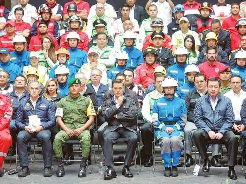 EPN: ayudar, pero sin protagonismo; tributo a los héroes anónimos