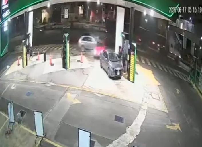 Acidente en gasolinería del Periférico