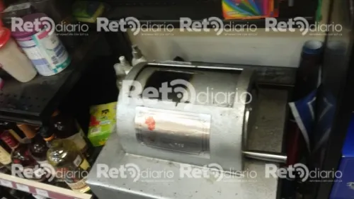Asaltan Oxxo, roban patrulla y tratan de llevarse un cajero en Coronango