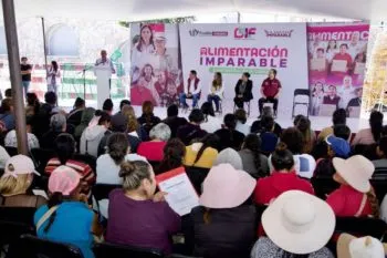 Entrega Ayuntamiento de Puebla 4 mil 200 despensas en Santo Tomás Chautla