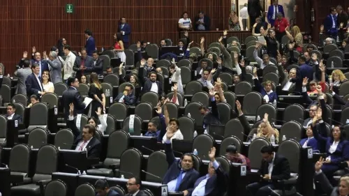 Diputados aprueban en lo general la reforma educativa