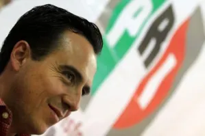 PRI exhortó a partidos retirar publicidad del centro