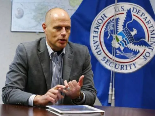 La Casa Blanca retira nominación Ron Vitiello para jefe del ICE