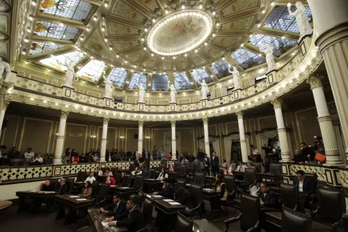 Falta de acuerdos aplaza terna para la ASE
