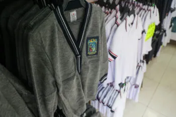 Listos para el regreso a clases: precios y detalles de los uniformes escolares en Puebla