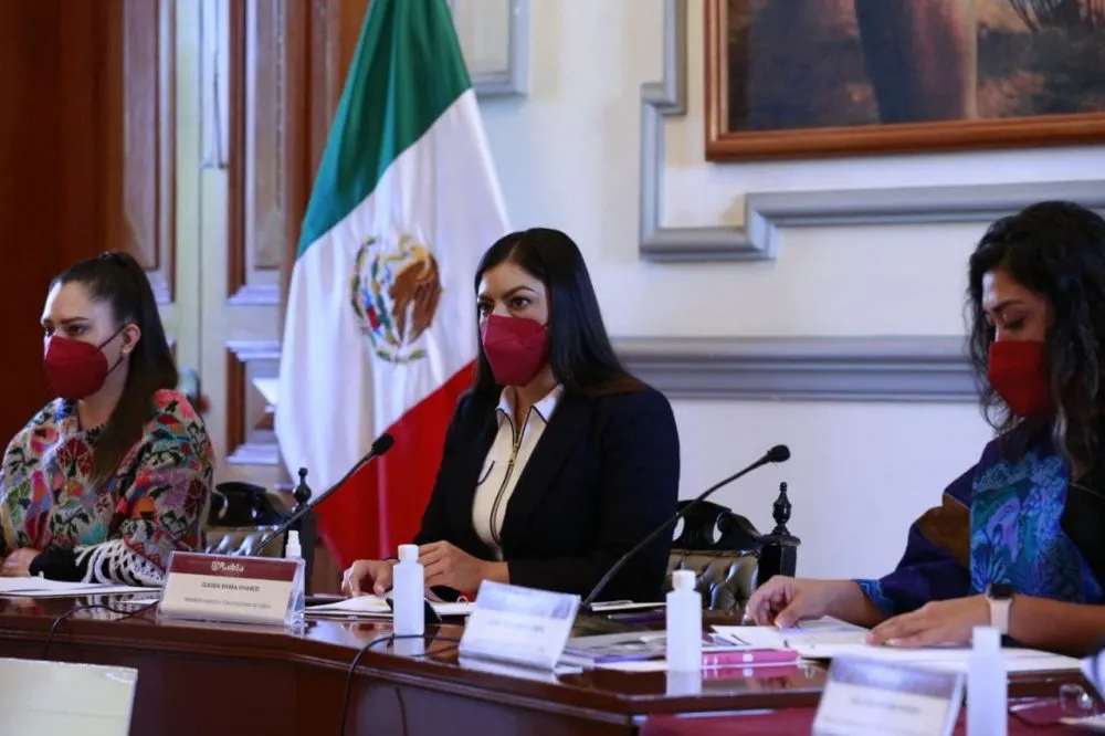 Ayuntamiento sesiona a favor de la prevención, atención, sanción y erradicación de la violencia contra las mujeres