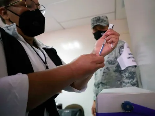 Repondrá Pfizer vacunas a México, afirma López Obrador