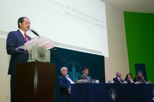 Imparte conferencia funcionario de SEP federal en la BUAP