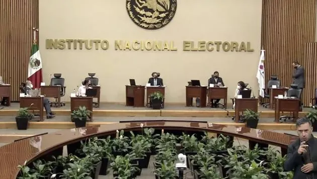 Acusa INE persecución penal desde el Congreso