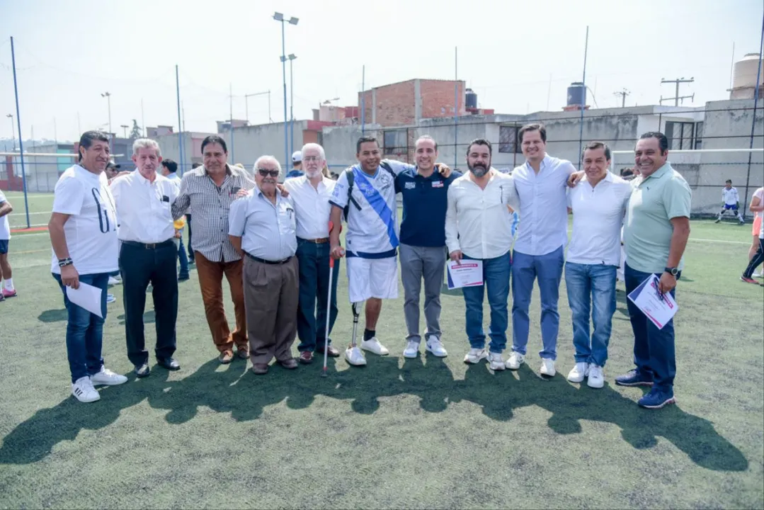 Mario Riestra y Leyendas de Puebla presentan “Métele un gol a la drogadicción”