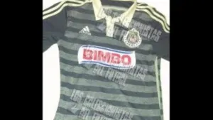Adidas decepciona con diseño de la playera de las Chivas