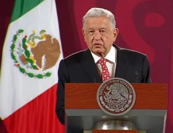 AMLO celebra el regreso de las clases presenciales a las aulas