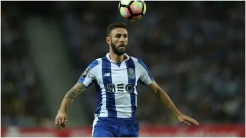 El Sevilla le roba a Miguel Layún al Betis
