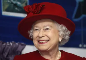 Celebra reina Isabel II 90 años con magno festival ecuestre