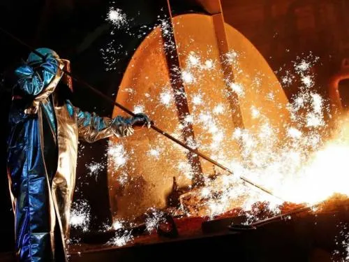 México no renueva salvaguarda a acero; reduce aranceles a textiles y calzado