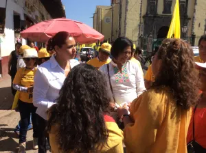 Brigada priista amenaza a coordinadora de promoción de la campaña PRD