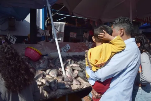 El mercado de Pescados y Mariscos seguirá abierto hasta que se lo permita el Gobierno
