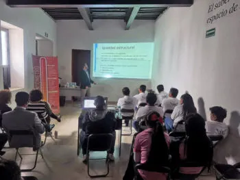 Capacita gobierno de Tonantzin Fernández a choferes de transporte en materia de derechos humanos