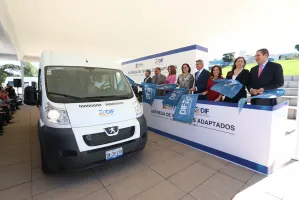 Entrega gobierno 36 vehículos adaptados a municipios