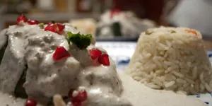 Chiles en Nogada, platillo tradicional que cuesta hasta 300 pesos