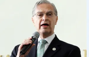 Celebra UDLAP 75 años con reinauguración de su auditorio