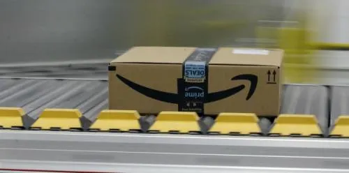 Trump amenaza a Amazon con aumento en los costos en el Servicio Postal