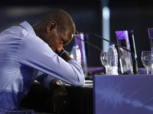 Barcelona no renovó contrato de Abidal; se despide entre lágrimas