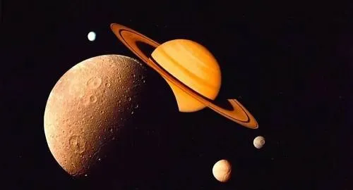 La NASA publica fotos y vídeo de los “ravioli” de Saturno