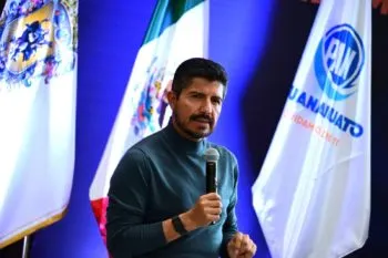 Eduardo Rivera mantiene militancia en el PAN, pero no descarta competir con otro partido en 2027