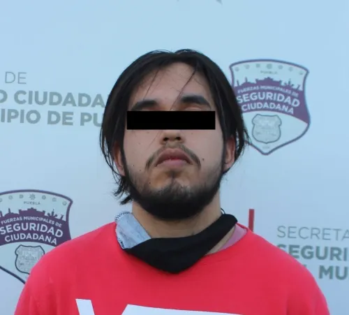 Aseguró policía municipal de Puebla alrededor de cuatro kilogramos de probable marihuana