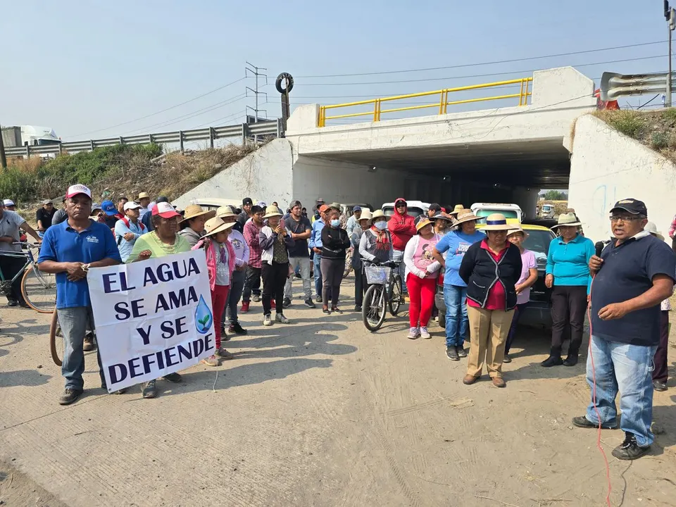 Bloqueo Autopista Mexico Puebla Pozo Castores