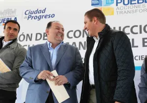 Inauguran RMV y Murrieta Cummings puente Agua Santa en Amozoc