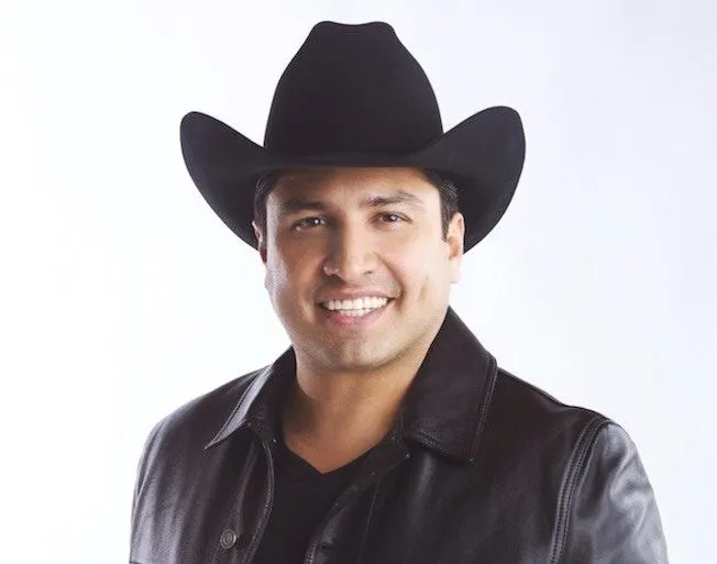 Julion Álvarez anuncia lanzamiento de su nuevo álbum