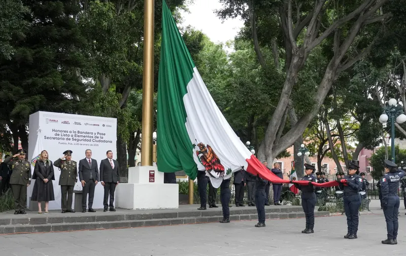Encabezan Alejandro Armenta y Pepe Chedraui pase de lista a fuerzas municipales en el Zócalo de Puebla