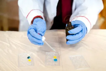 Proponen pruebas antidoping obligatorias en bachilleratos de Puebla para frenar consumo de drogas
