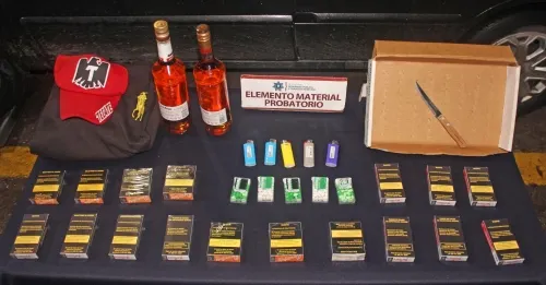 Detuvo policía municipal de Puebla a probable asaltante de tienda Oxxo