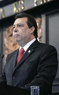 Dictan orden de aprehensión contra ex procurador de Guerrero
