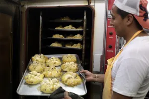 VIDEO: Pan de muerto, toda una tradición