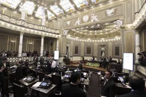 Moreno Valle aprovecha la última sesión y envía 15 iniciativas