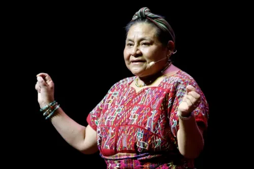 Rigoberta Menchú agradece a Ebrard por el apoyo a Evo Morales
