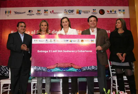 Sistema estatal DIF recibe más de 51 mil prendas de abrigo en beneficio de familias de escasos recur