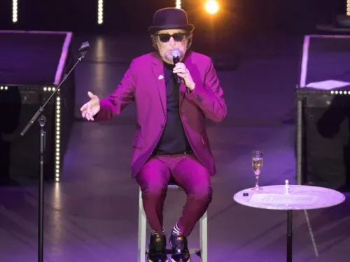 Tras 20 años de novios, Joaquín Sabina por fin se anima a dar el anillo