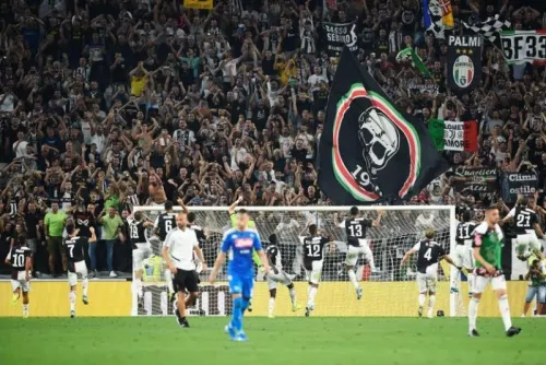 Policía italiana arresta a líderes de barra brava de la Juventus por chantajes al club