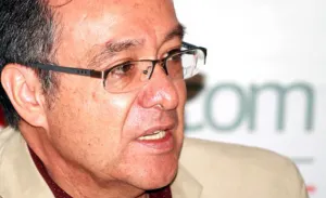 Sólo Ceballos ha confirmado asistencia a debate de AUIEMSS-COE
