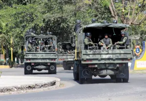 Enfrentamientos en Apatzingán dejan nueve muertos y 44 detenidos