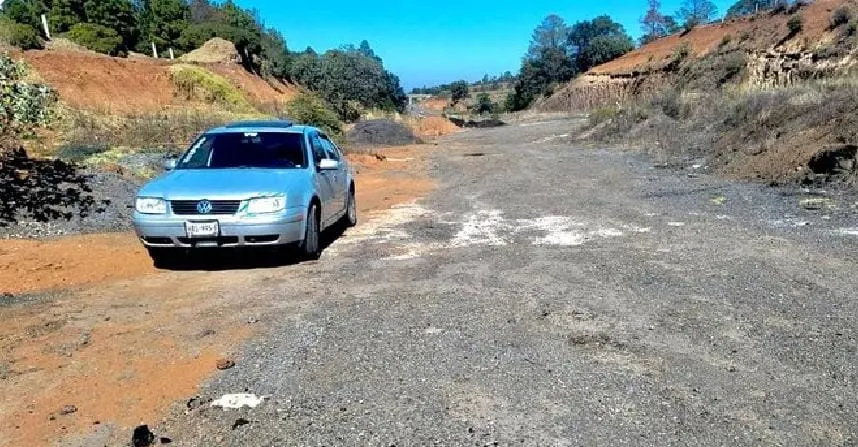 Hallan tres cuerpos con signos de tortura y tiro de gracia en los límites de Zacatlán y Chignahuapan