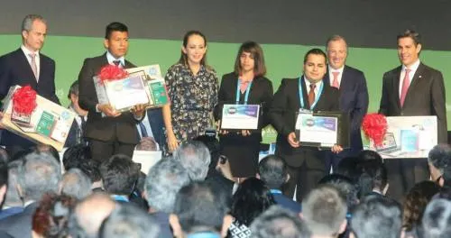 Premian a Jóvenes poblanos ganadores del concurso ¡Seguro Prosperas!