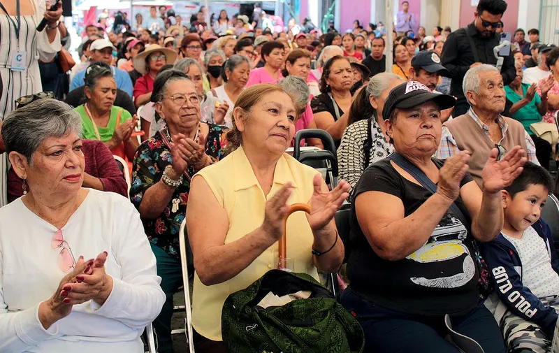 ariadna-ayala-primer-aniversario-tienda-de-abasto-popular-atlixco