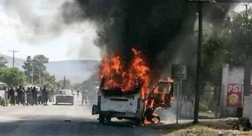 Queman a dos delincuentes en Tlacotepec