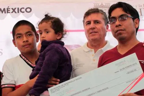 Menores que quedaron en orfandad por el sismo del 19-S reciben 730 pesos para sus estudios